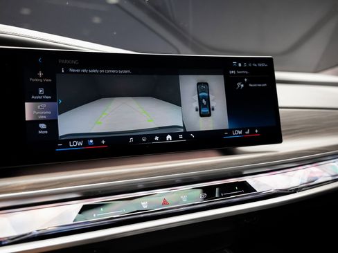 Used 2023 BMW 760i xDrive w/ Executive Package image 51