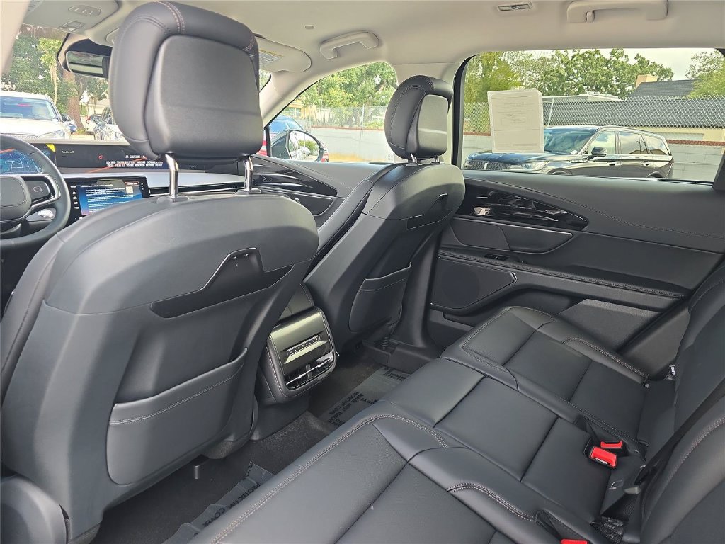 New 2026 Lincoln Nautilus Premier AWD/4WD image 11