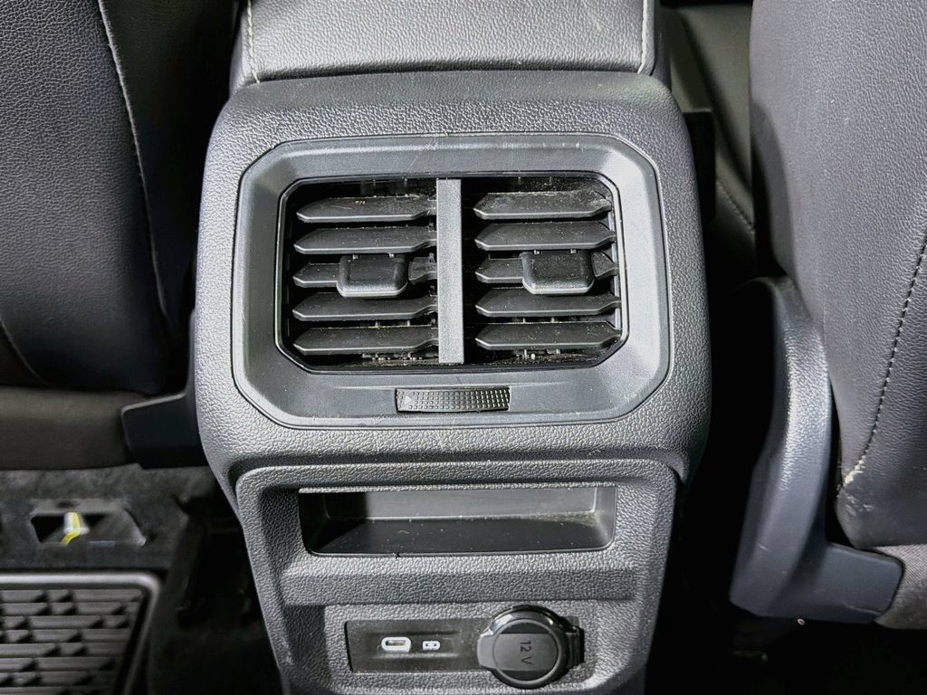 Used 2024 Volkswagen Tiguan SE R-Line AWD/4WD image 22