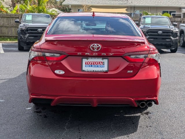 Used 2021 Toyota Camry SE FWD image 4