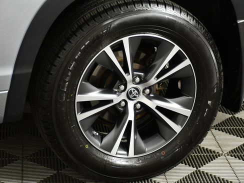 Used 2016 Toyota Highlander XLE image 52