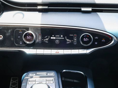 Used 2022 Genesis GV70 3.5T Sport AWD/4WD image 14