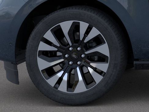 New 2025 Ford Expedition Max Platinum w/ Driver's Package image 19