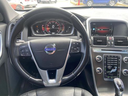 Used 2016 Volvo XC60 T5 Premier w/ Proximity Package image 14