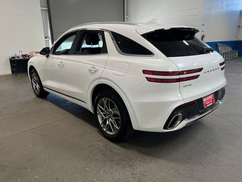 Used 2025 Genesis GV70 2.5T AWD/4WD image 5
