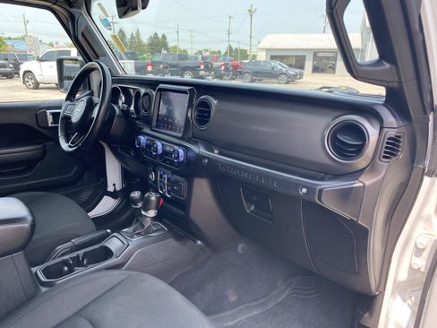 Used 2022 Jeep Wrangler Unlimited Sport AWD/4WD image 38