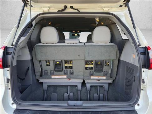 Used 2016 Toyota Sienna XLE w/ XLE Navigation Package FWD image 19