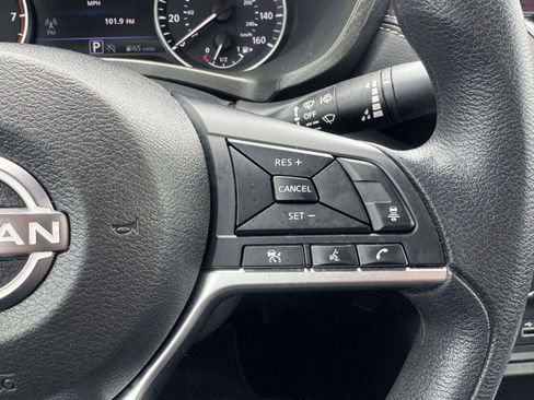 Used 2024 Nissan Sentra SV FWD image 27