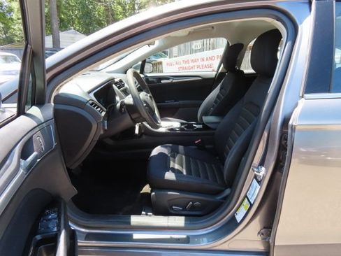 Used 2014 Ford Fusion SE FWD image 15