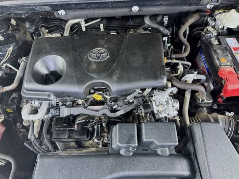 Used 2022 Toyota RAV4 XLE Premium FWD image 39