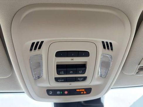 Certified 2023 Buick Envision Avenir image 8