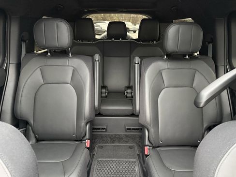 Certified 2025 Land Rover Defender 130 V8 image 34