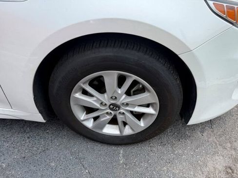 Used 2016 Kia Optima LX FWD image 10