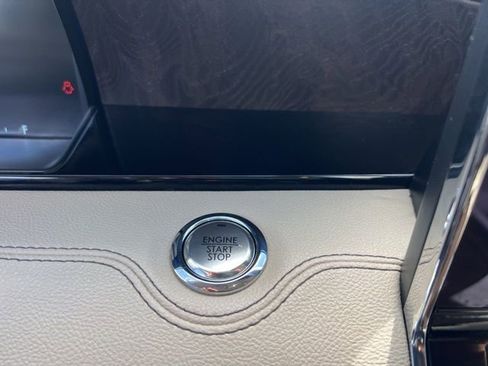 Used 2019 Lincoln Navigator Reserve image 40