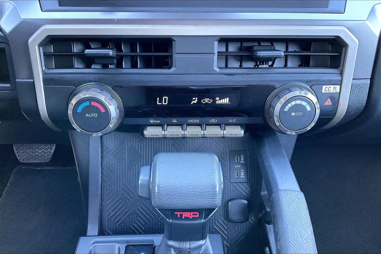 Used 2025 Toyota Tacoma TRD Off-Road AWD/4WD image 18