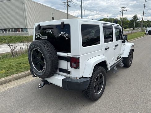 Used 2012 Jeep Wrangler Unlimited Sahara AWD/4WD image 3