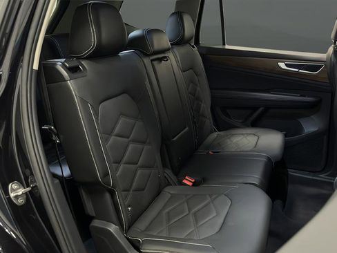 Used 2024 Volkswagen Atlas SE FWD image 25