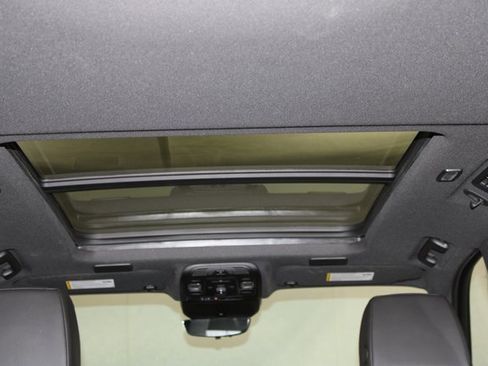 Certified 2023 Cadillac Escalade Premium Luxury image 31