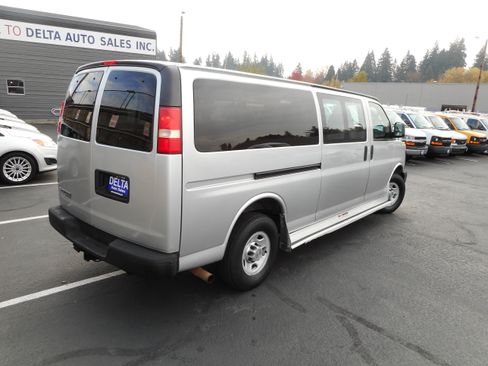 Used 2014 Chevrolet Express 3500 LS RWD image 8