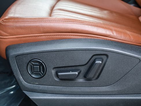 Used 2022 Audi e-tron Premium Plus w/ Premium Plus Package image 23