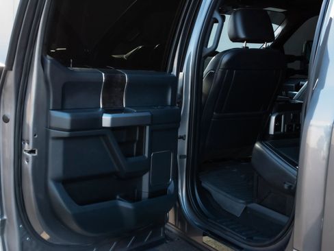 Used 2022 Ford F250 Lariat w/ Black Appearance Package image 15