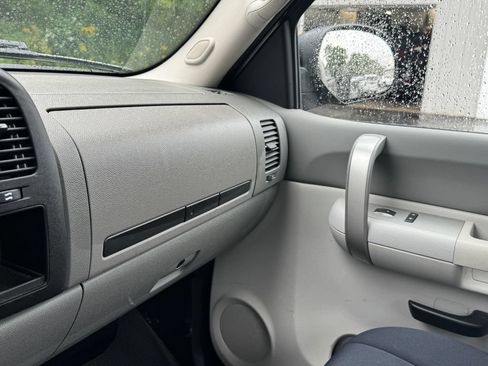 Used 2009 GMC Sierra 1500 W/T AWD/4WD image 18