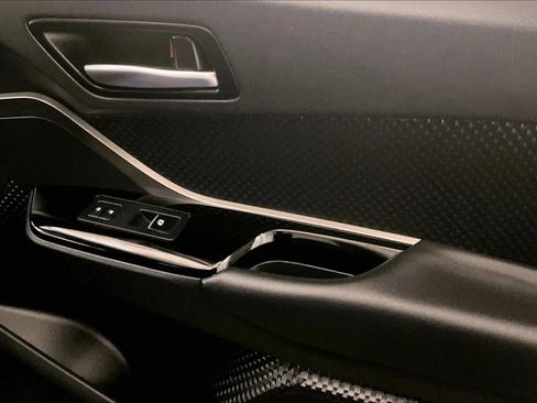 Used 2019 Toyota C-HR XLE image 23