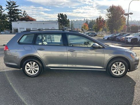 Used 2015 Volkswagen Golf S image 4