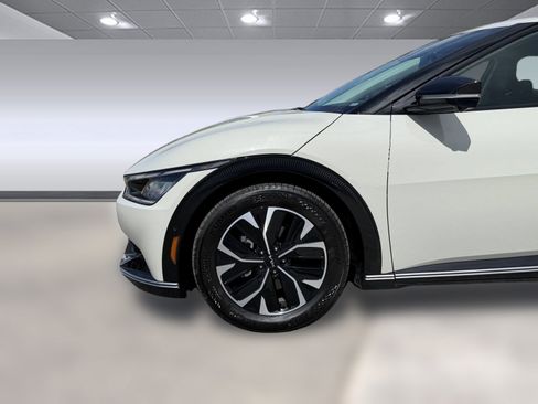 Used 2024 Kia EV6 Wind w/ Wind Technology Package AWD/4WD image 2