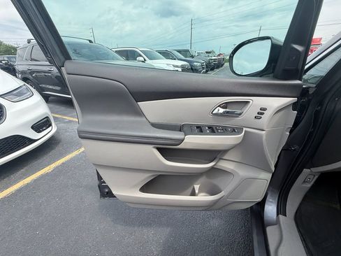 Used 2016 Honda Odyssey Touring Elite image 11