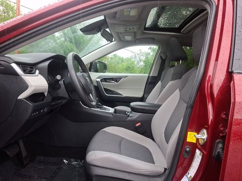 Used 2020 Toyota RAV4 XLE w/ Convenience Package AWD/4WD image 13