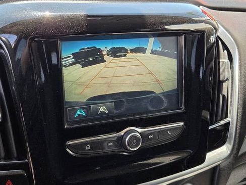 Used 2019 Chevrolet Traverse LT FWD image 22