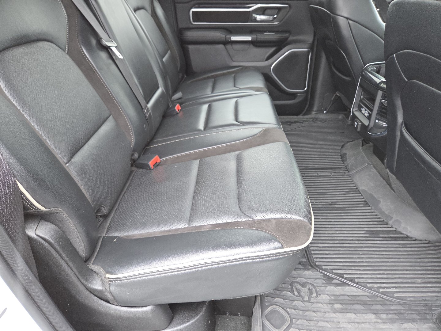 Used 2022 RAM 1500 Laramie w/ Sport Appearance Package AWD/4WD image 24