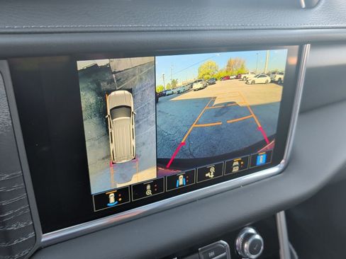 Used 2022 GMC Yukon XL Denali image 25