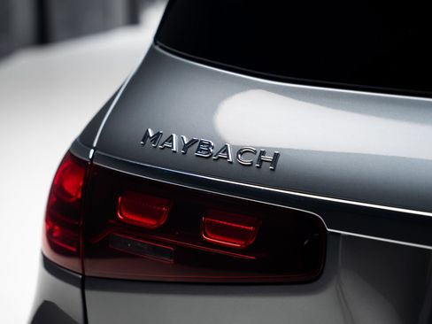 Used 2024 Mercedes-Benz Maybach GLS 600 4MATIC image 33