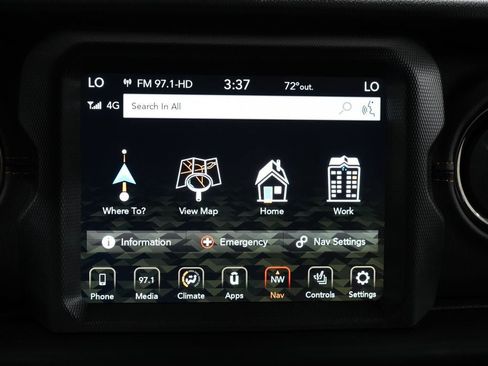 Used 2023 Jeep Wrangler Unlimited Sahara AWD/4WD image 19