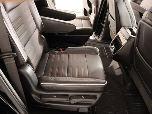 Used 2025 GMC Yukon AT4 Ultimate w/ LPO, Floor Liner Package AWD/4WD image 15