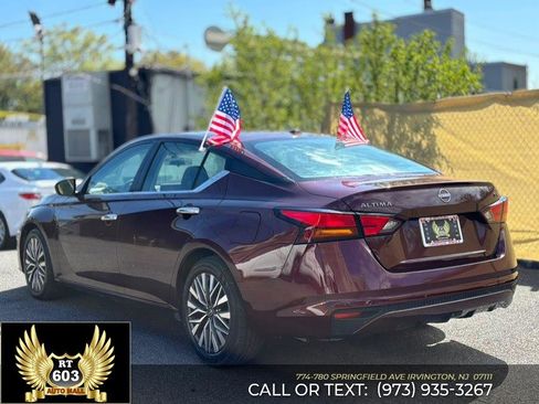 Used 2024 Nissan Altima 2.5 SV FWD image 4