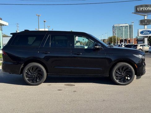 New 2025 Lincoln Navigator Reserve w/ Jet Appearance Package image 2