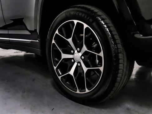 Used 2022 Jeep Grand Cherokee Summit AWD/4WD image 91