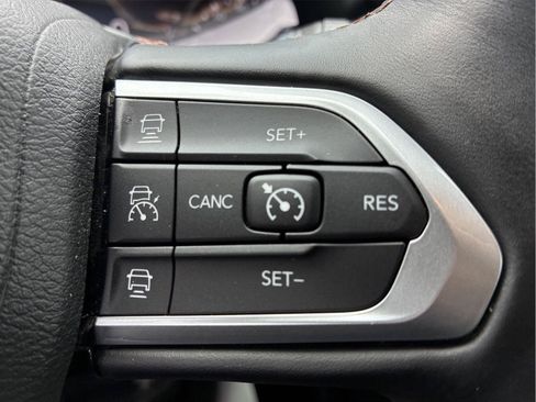 Used 2022 Jeep Compass Limited AWD/4WD image 21