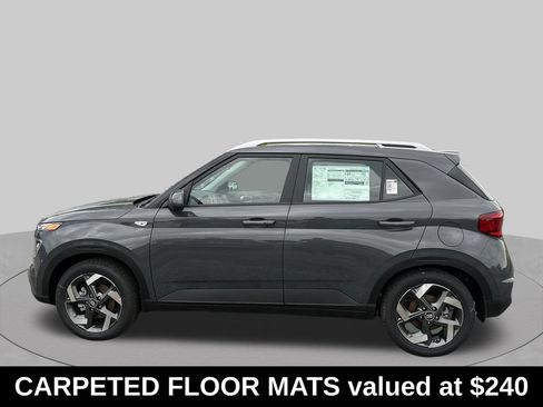 Used 2026 Hyundai Venue SEL FWD image 2