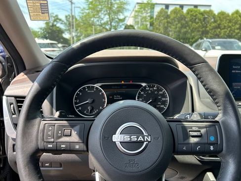 Certified 2023 Nissan Rogue SV w/ SV Premium B Package AWD/4WD image 11