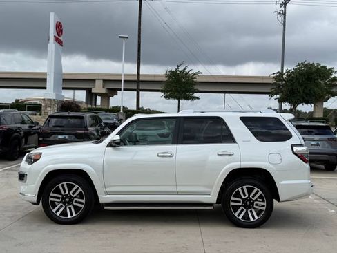 Used 2022 Toyota 4Runner Limited AWD/4WD image 7