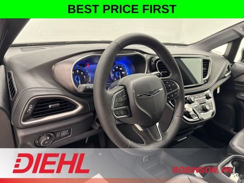 New 2026 Chrysler Pacifica Select FWD image 25