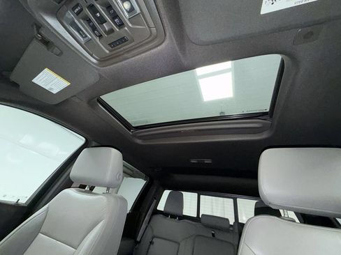 Used 2022 Chevrolet Silverado 1500 LT Trail Boss w/ Convenience Package II AWD/4WD image 8