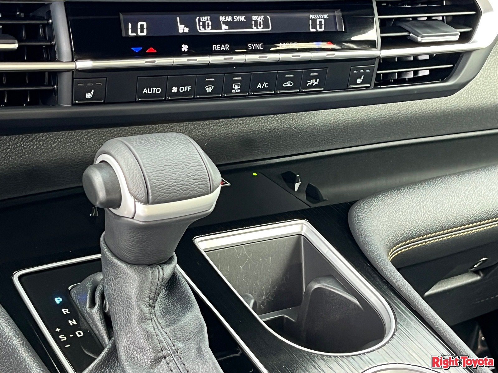Certified 2025 Toyota Sienna XLE Woodland Edition AWD/4WD image 30