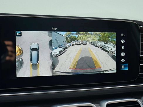 Used 2022 Mercedes-Benz GLS 450 4MATIC image 45