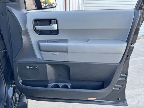 Used 2010 Toyota Sequoia Limited image 40