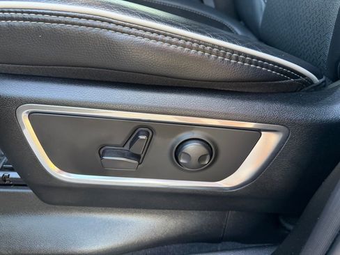 Used 2025 RAM 1500 Laramie image 18